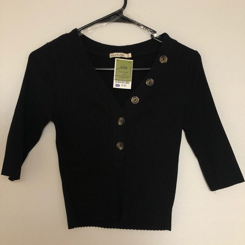 Quarter sleeve top